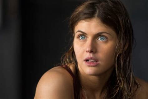 alexandra daddario nudes|Alexandra Daddario Shares Artistic Nude Picture on Instagram。